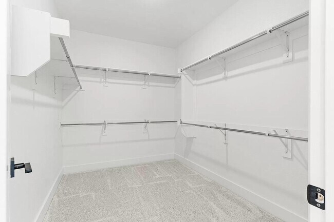 Building Photo - 702 Resort Dr