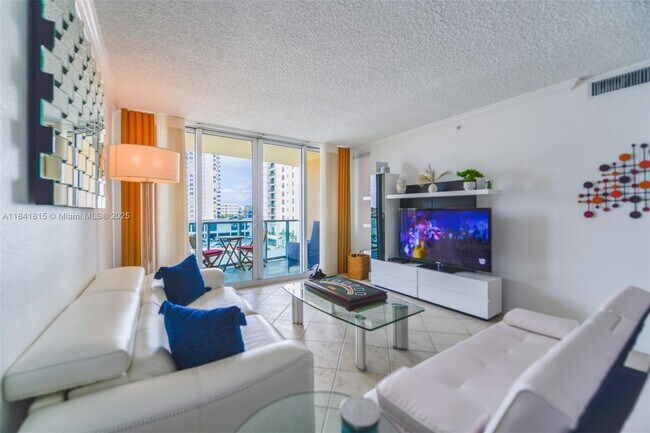 Building Photo - 2501 S Ocean Dr