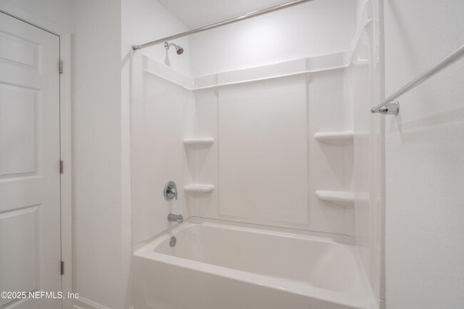 Building Photo - 40 Crisanto Rd