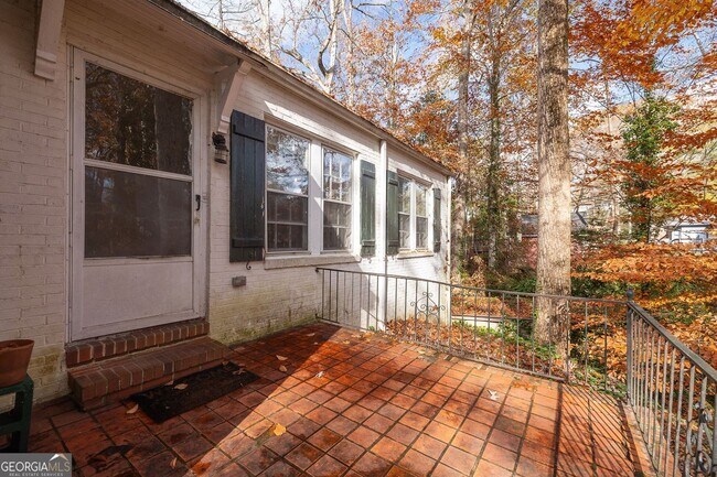 Building Photo - 444 Burlington Rd NE