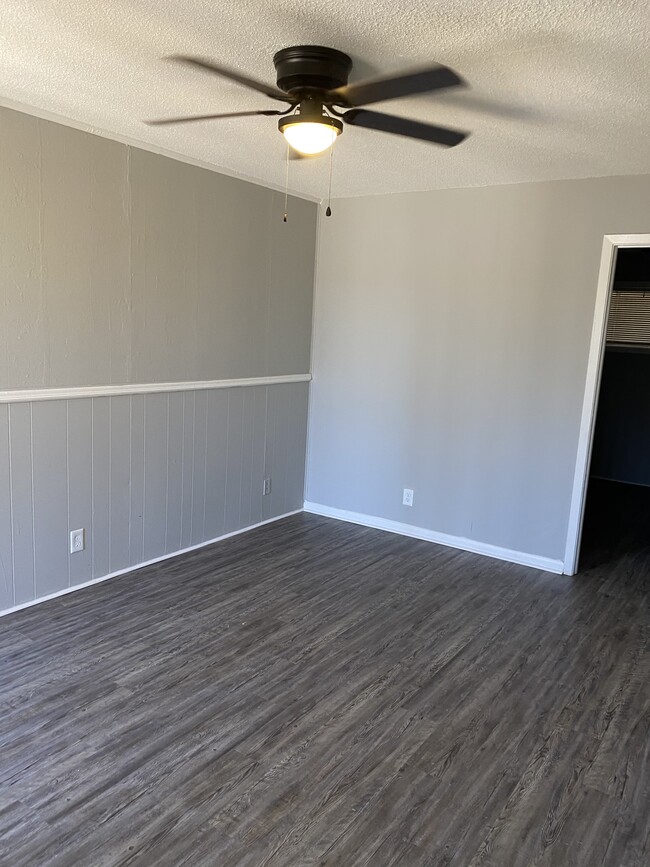 Building Photo - Pride Properties