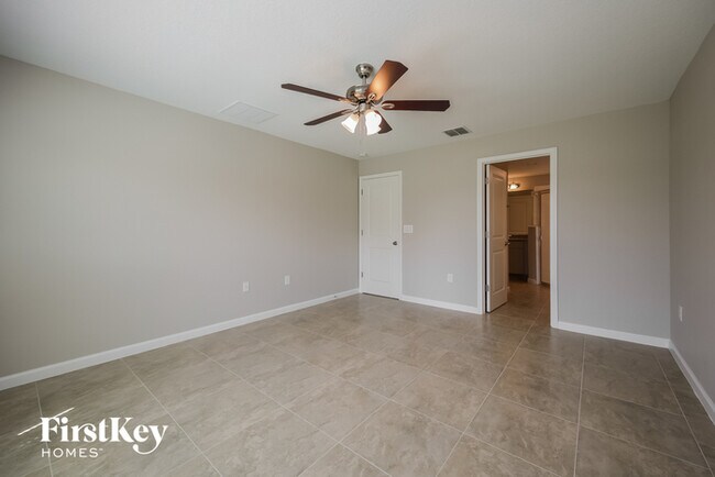 Building Photo - 710 Yeager Ct