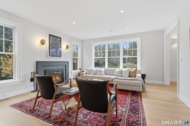 Building Photo - 4 Winker Ln