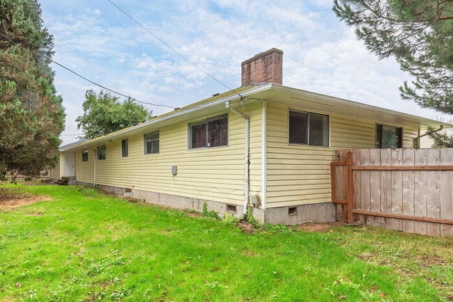 Building Photo - 2030 Ocean Beach Pl