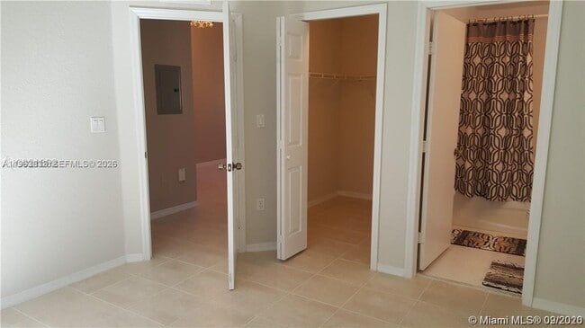 Building Photo - 1260 SE 31st Ct