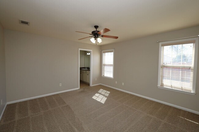 Building Photo - 1823 Hazel Dr