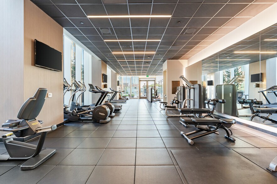 Building Photo - 889 Francisco St