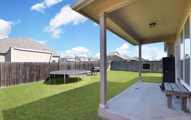 Building Photo - 5727 Ivans Farm