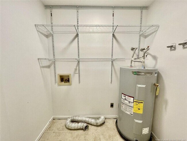 Building Photo - 431 Offing Dr