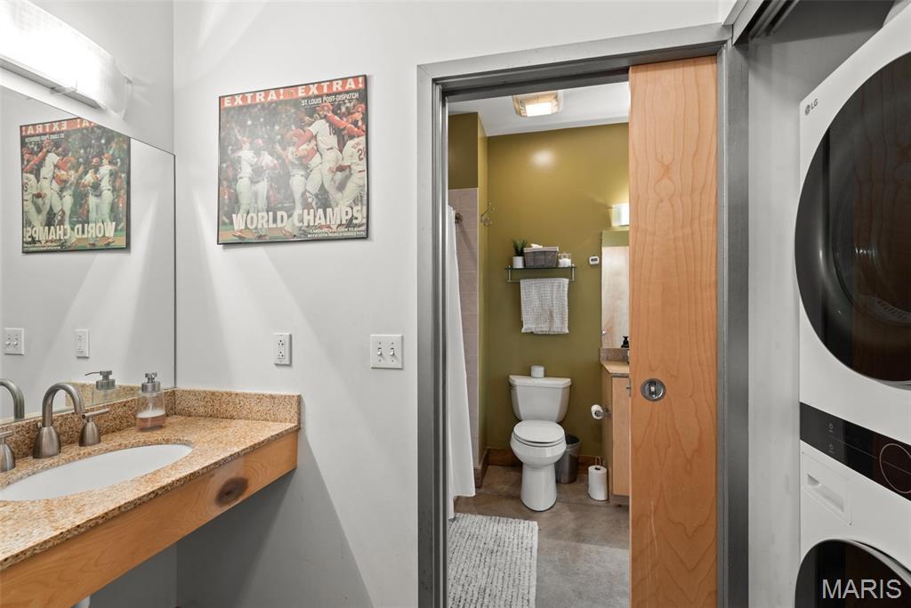 Building Photo - 2323 Locust St