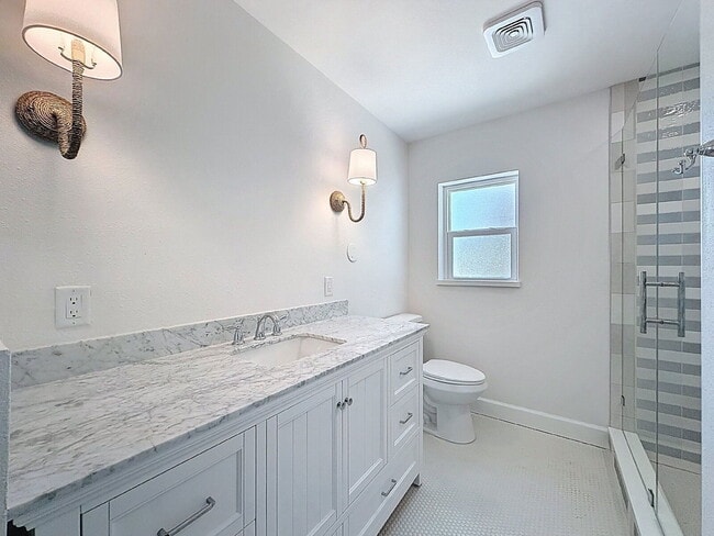 Building Photo - 200 176th Terrace E