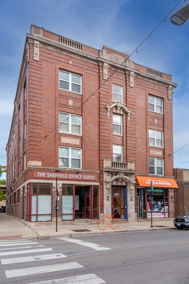Primary Photo - 3257 N Sheffield Ave