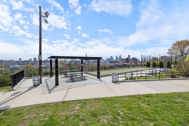 Building Photo - 340 Palisade Ave