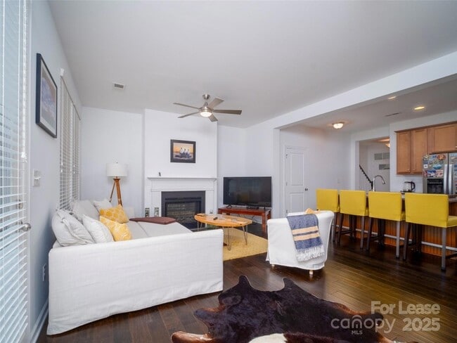 Building Photo - 9547 Glenburn Ln