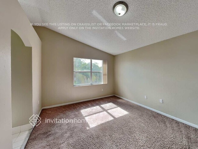 Building Photo - 16554 NW 10th St