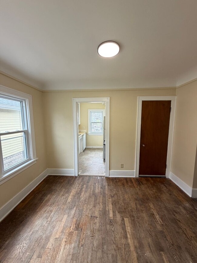 Building Photo - 2 Bed / 1 Bath House for Rent — Lansing, MI
