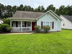 Building Photo - Charming, centrally located, 3 Bed 2 Bath ...