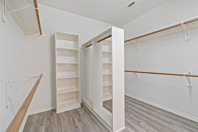 Building Photo - 1010 Sussex Trail