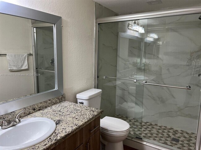 Building Photo - 12510 Vista Isles Dr