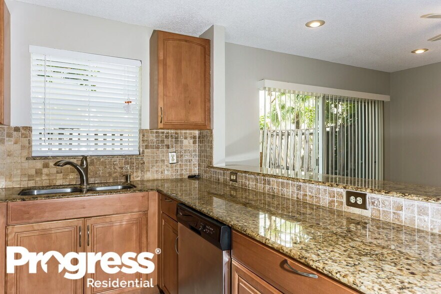 Building Photo - 6701 Fern St