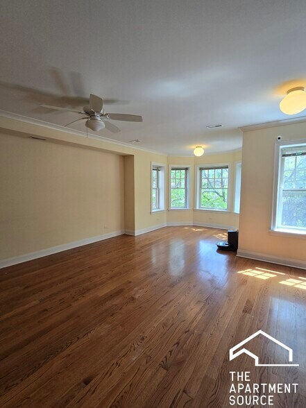 Building Photo - 4908 N Washtenaw Ave