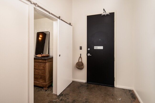 Building Photo - Sterchi Lofts #407 Authentic Urban living -  3 bedroom, 2 bath - FURNISHED - $2800 per month Spec...