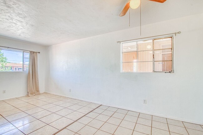 Building Photo - Beautiful 3 bed-1 bath house