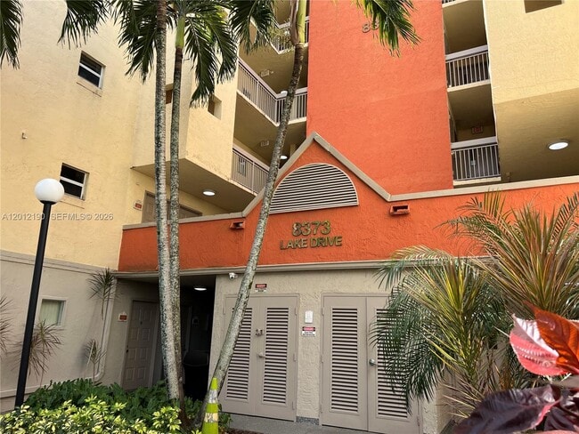 Building Photo - 8373 Lake Dr