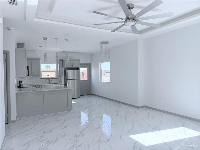 Building Photo - 11 Bliss