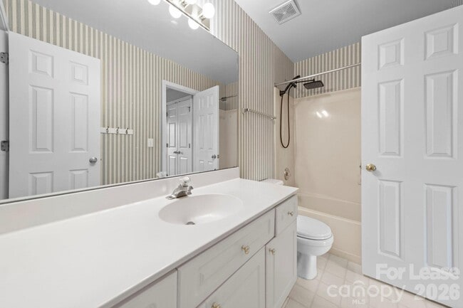 Building Photo - 214 Southern Cross Ln