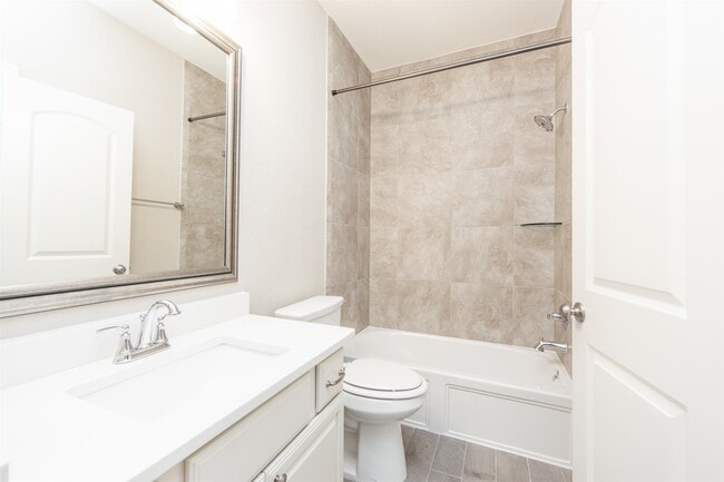 Building Photo - 5550 Sallow Bay Ln