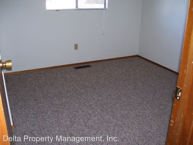 Building Photo - 6423-6423 Armar Rd