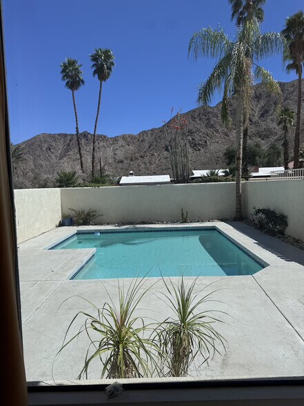 Building Photo - 54595 Avenida Velasco