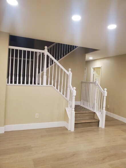 Building Photo - 32654 Via Perales