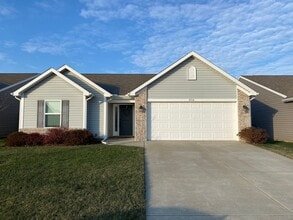 Building Photo - Beautiful 3B2B Ranch