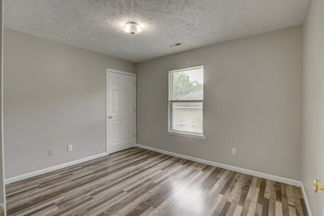 Building Photo - 4489 Ammon Ave