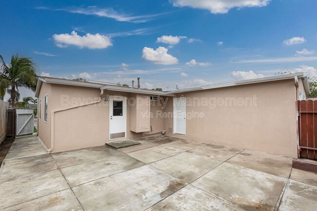 Building Photo - 1407 Bush St