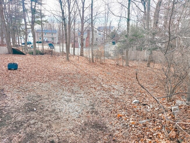 Building Photo - 3 Elm St