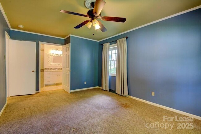 Building Photo - 6412 Tomahawk Ln