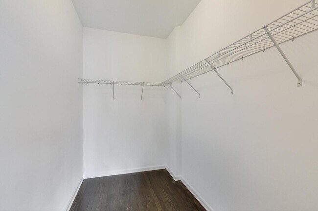 Building Photo - 2910 S Archer Ave
