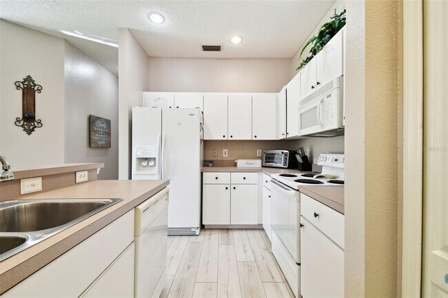 Building Photo - 1687 Starling Dr