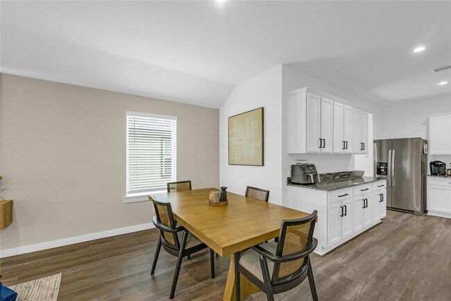 Building Photo - 1142 Sommerville Dr