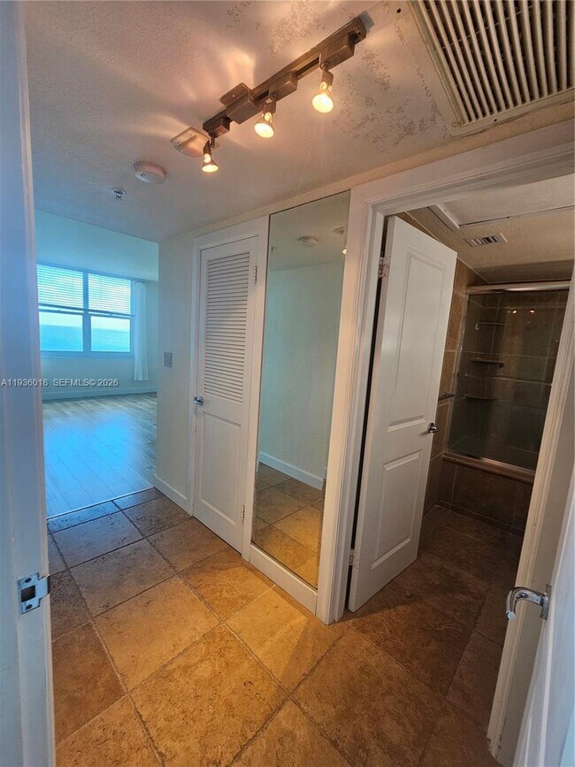 Building Photo - 2501 S Ocean Dr