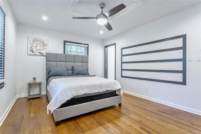 Building Photo - 6680 Williamson Dr NE