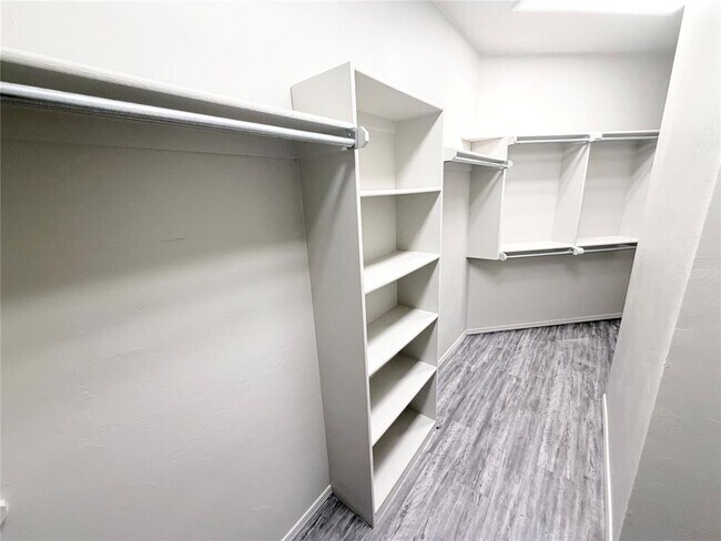 Building Photo - 10616 NW 40th Terrace