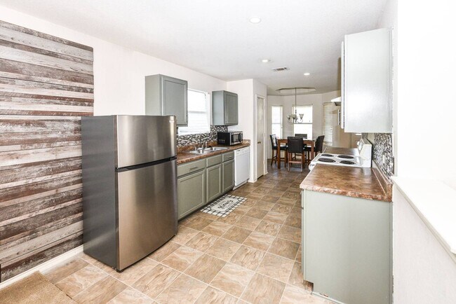 Building Photo - 3703 Frigate Dr