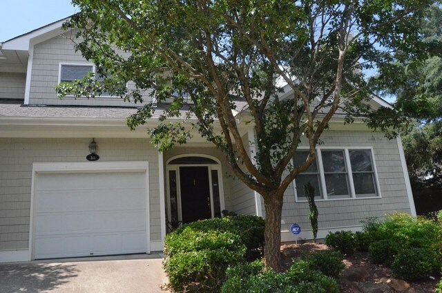 Primary Photo - 311 Columbia Pl E