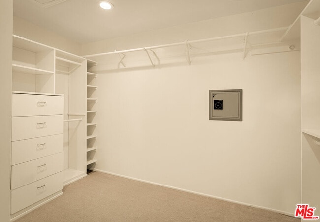 Building Photo - 353 N Gunston Dr