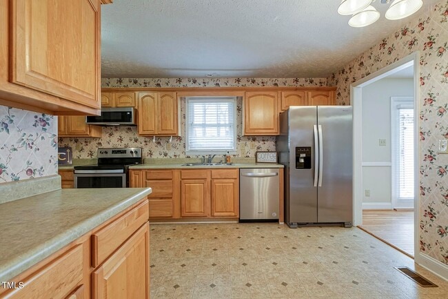 Building Photo - 4610 Linden Rd