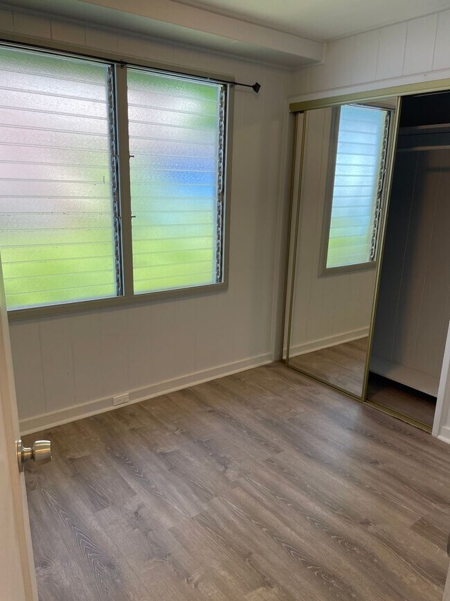 Building Photo - Kuakini - 2 Bdrm/1 Bath/1 Prkg - Puuhue Pl...